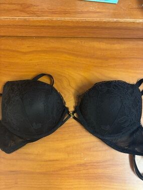Victoria's Secret Bombshell Add-2-Cups Rose Lace Push-Up Bra